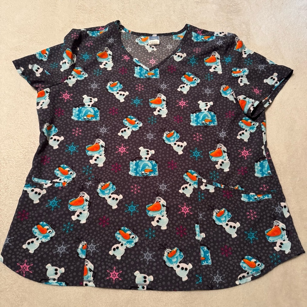 Disney Scrubstar Olaf Scrub Top Snowflake  Winter Frozen Pattern XL AOP
